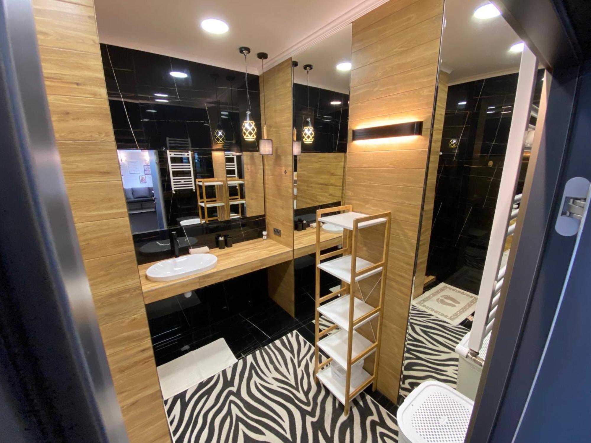 Rentnow Modern Business Apartment With 3 Bedrooms In Centre Кишинёв Экстерьер фото
