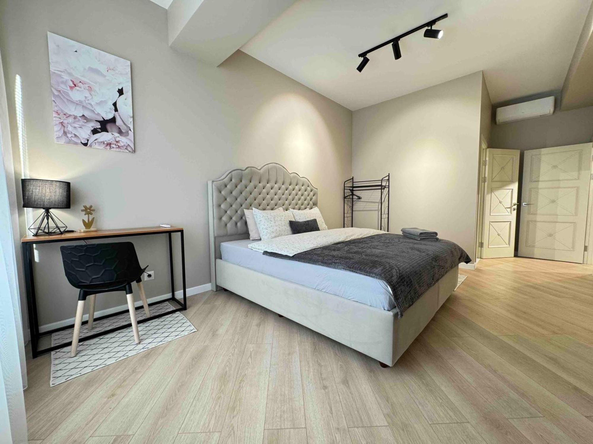 Rentnow Modern Business Apartment With 3 Bedrooms In Centre Кишинёв Экстерьер фото