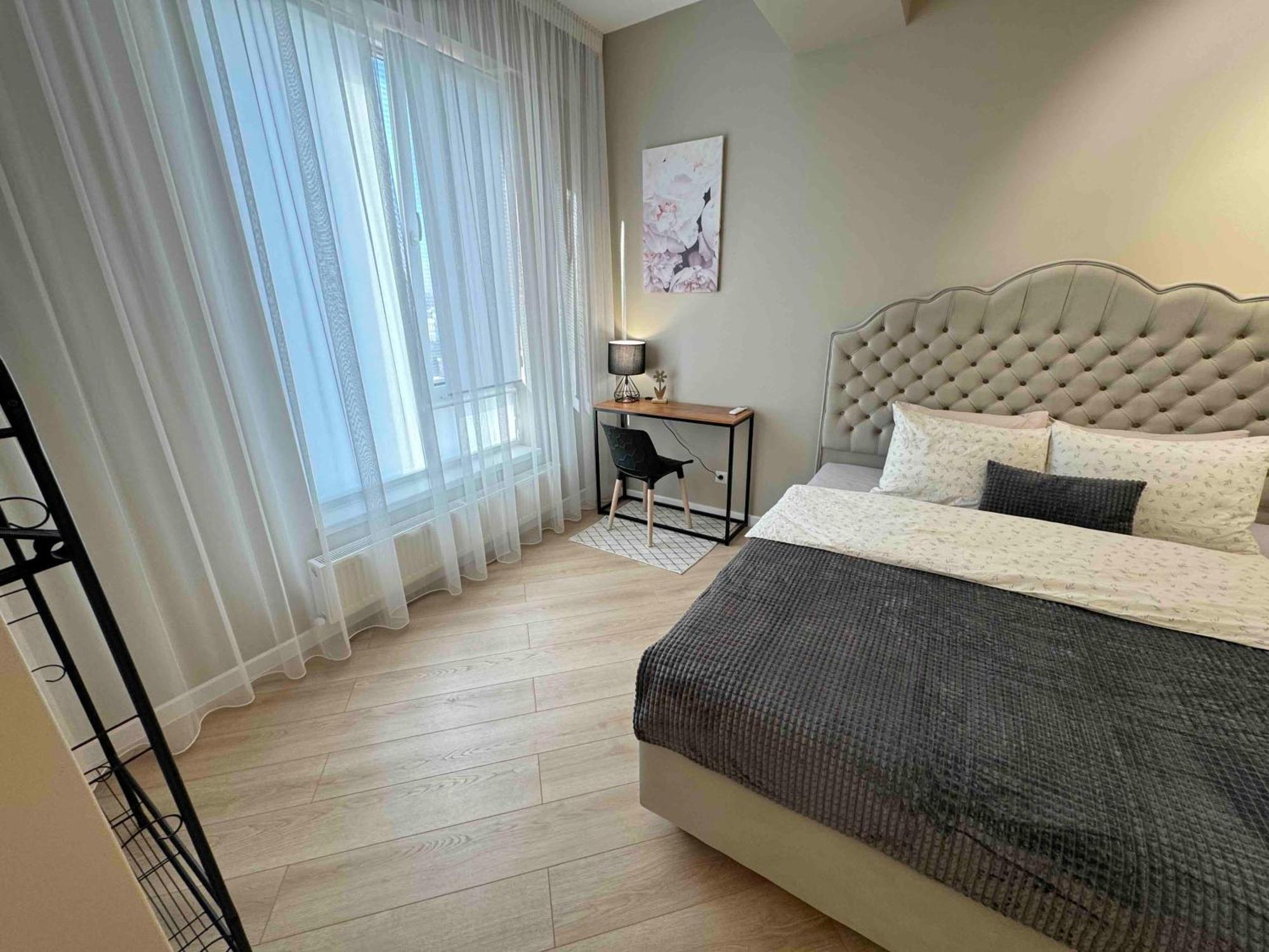 Rentnow Modern Business Apartment With 3 Bedrooms In Centre Кишинёв Экстерьер фото