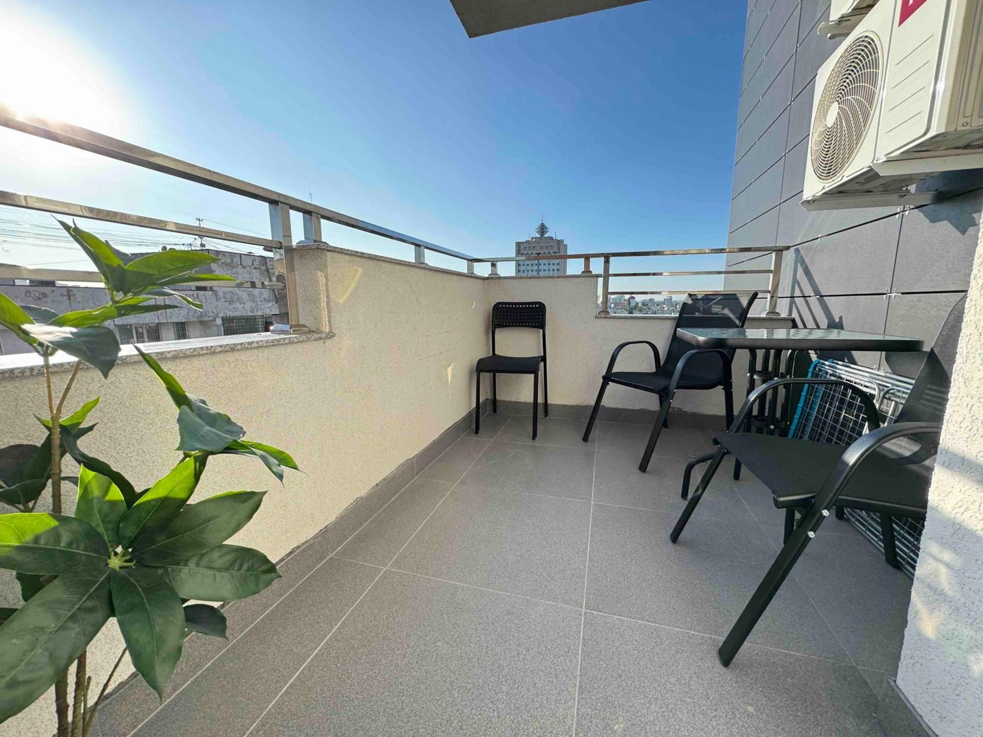 Rentnow Modern Business Apartment With 3 Bedrooms In Centre Кишинёв Экстерьер фото