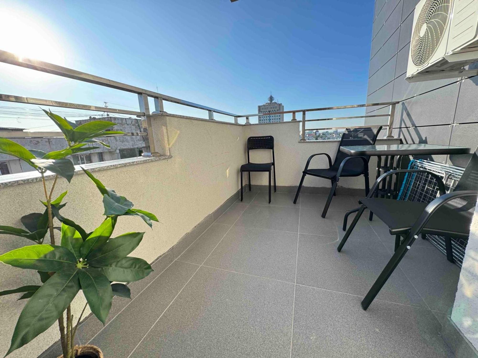 Rentnow Modern Business Apartment With 3 Bedrooms In Centre Кишинёв Экстерьер фото
